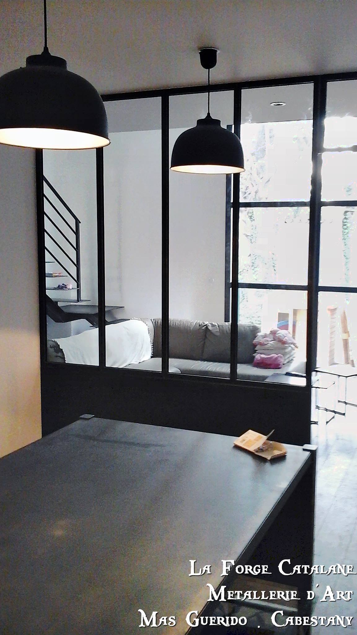 verriere fixe ouverture passage cuisine clair fer soubassement forge catalane (4).jpg